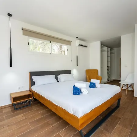 Gs Luxury With Stunning Views And A Solarium In Villa