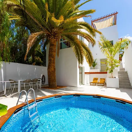 Gs Luxury With Stunning Views And A Solarium In Villa Arona (Tenerife)