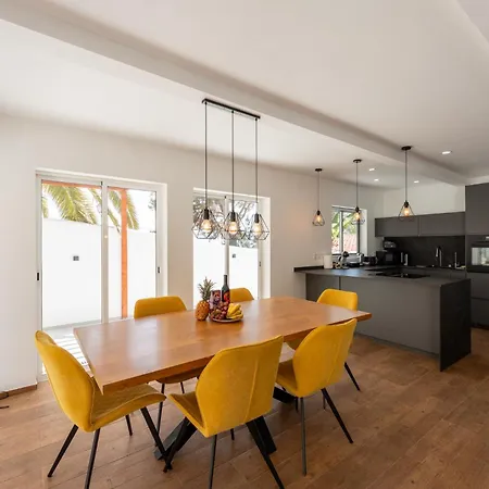 Villa Gs Luxury With Stunning Views And A Solarium In